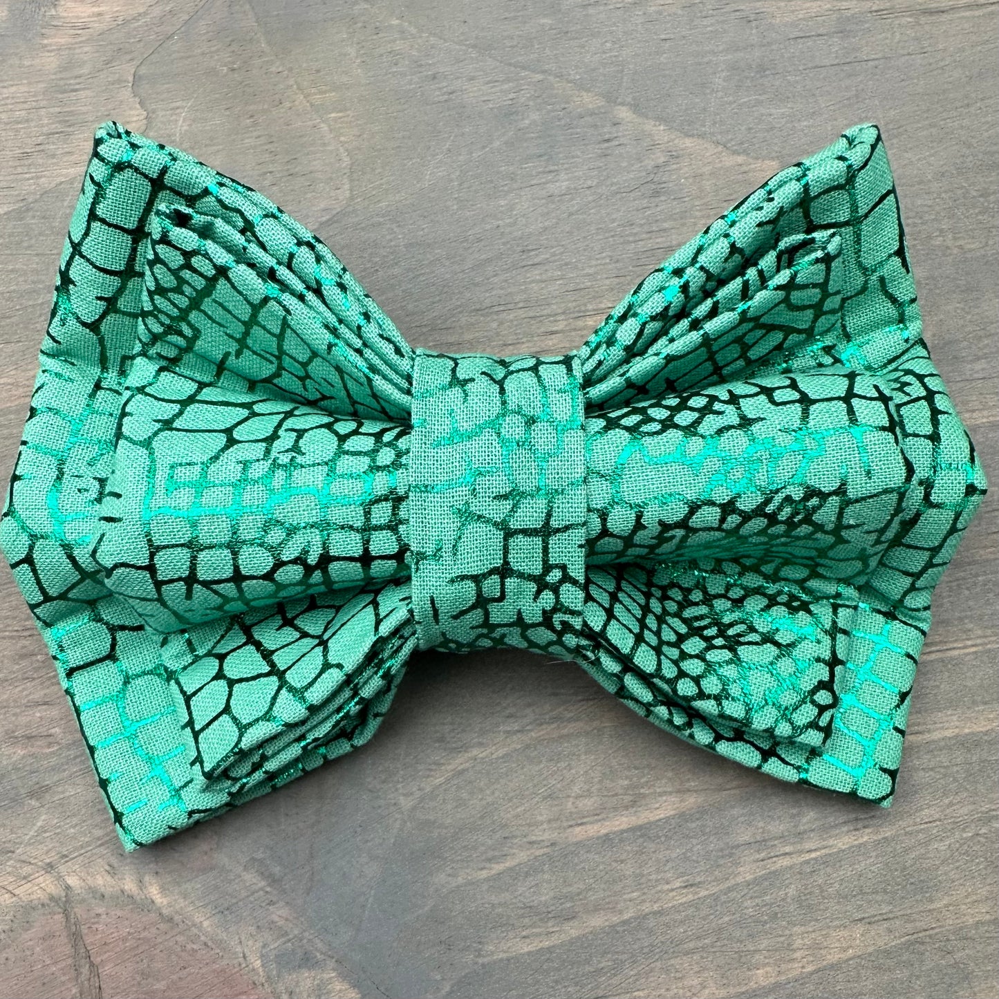 Shimmy Gator Bow Tie