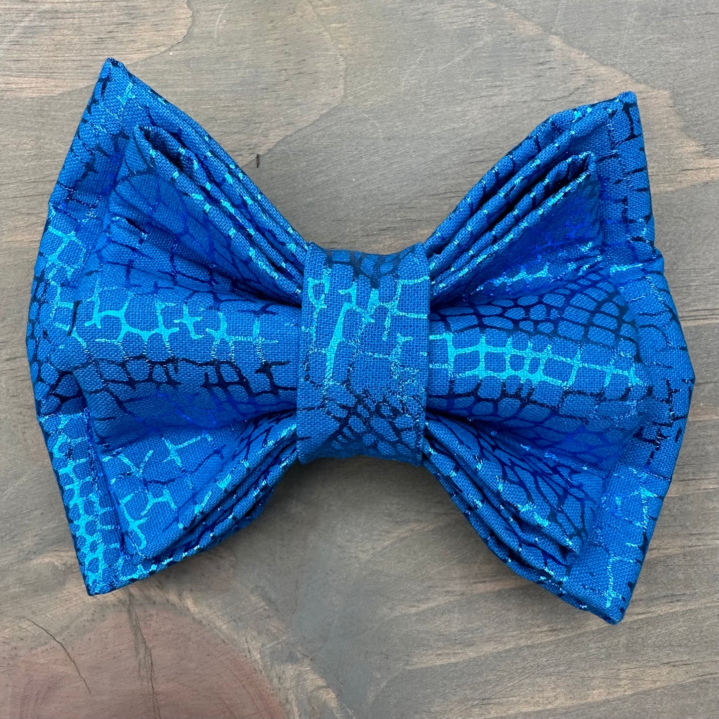 Shimmy Gator Bow Tie